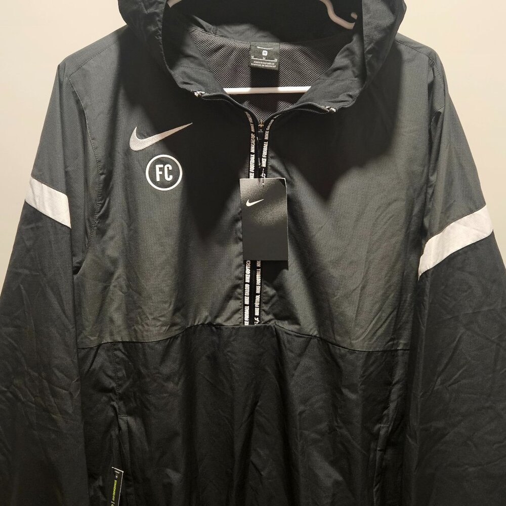 Nike fc man's windbreaker size M